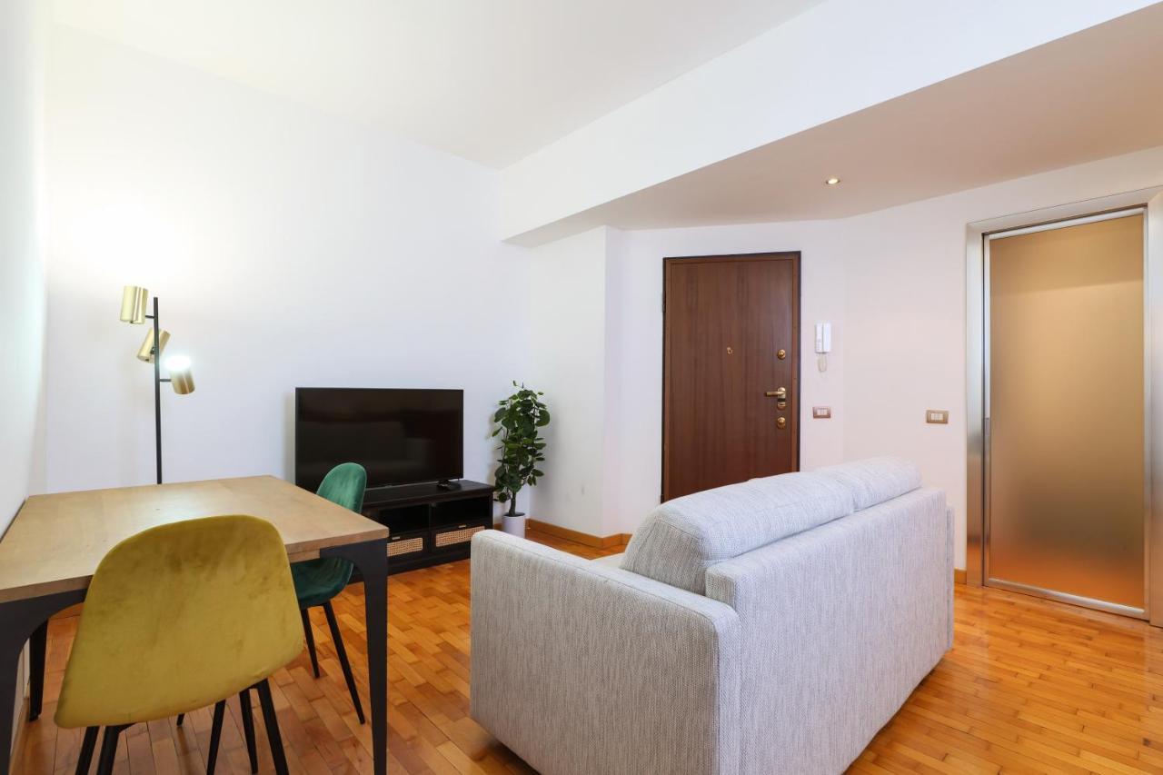 Duomo Luxury Apartment VIII Milano Dış mekan fotoğraf